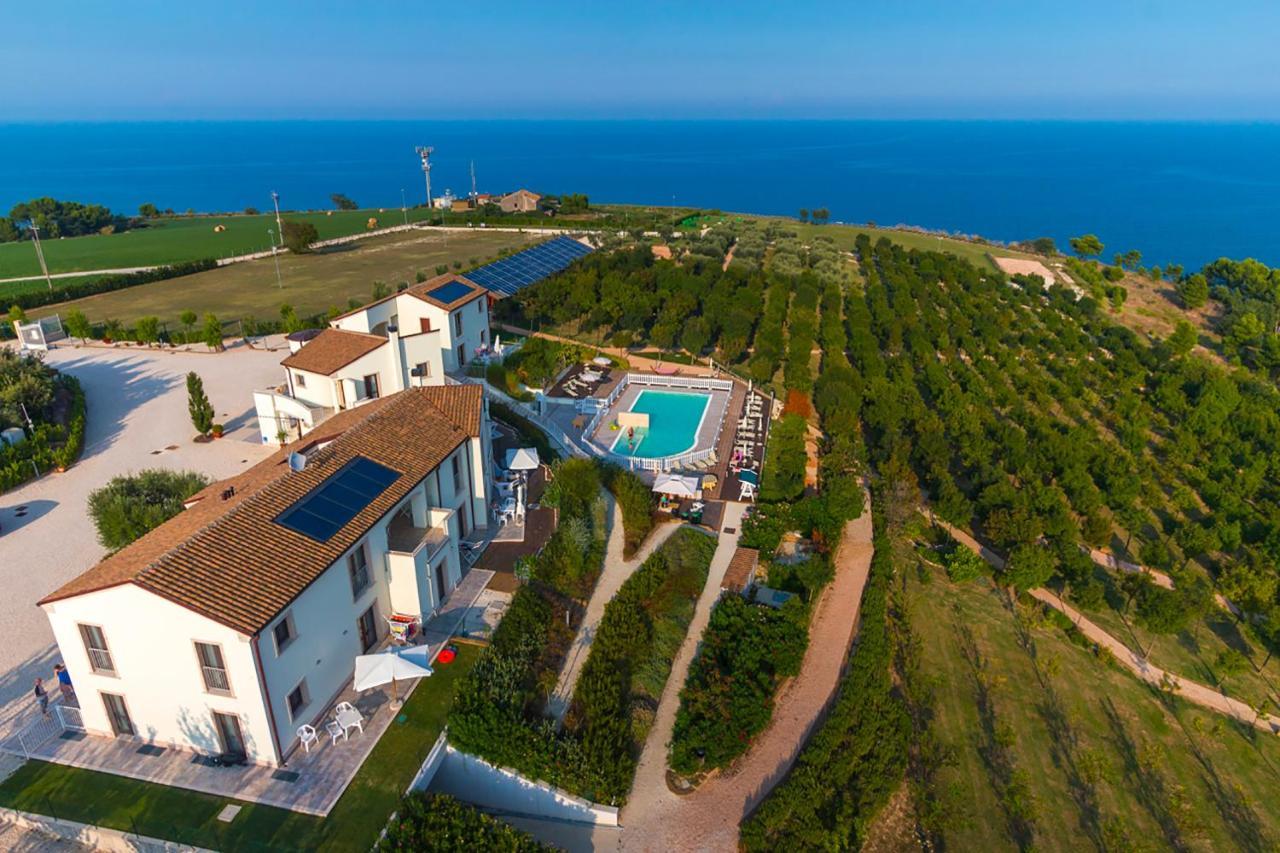 Contea Dei Ciliegi Pedaso Exterior foto